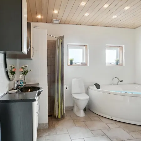 Σπίτι διακοπών Beautiful Home In Ebeltoft With Sauna