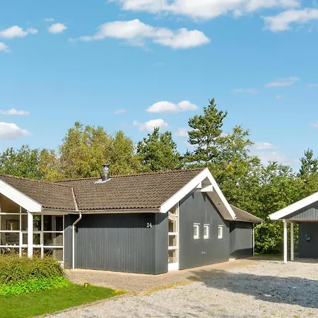 Beautiful Home In Ebeltoft With Sauna